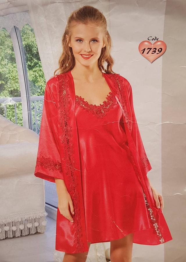 фотографія атласна жіноча сорочка з халатом