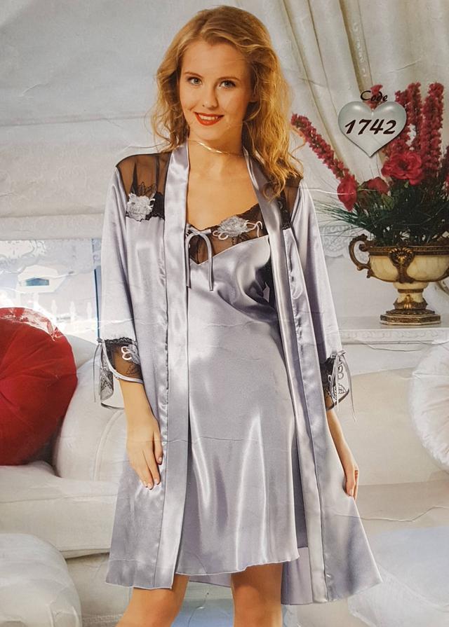 картинка атласний халат з нічною сорочкою