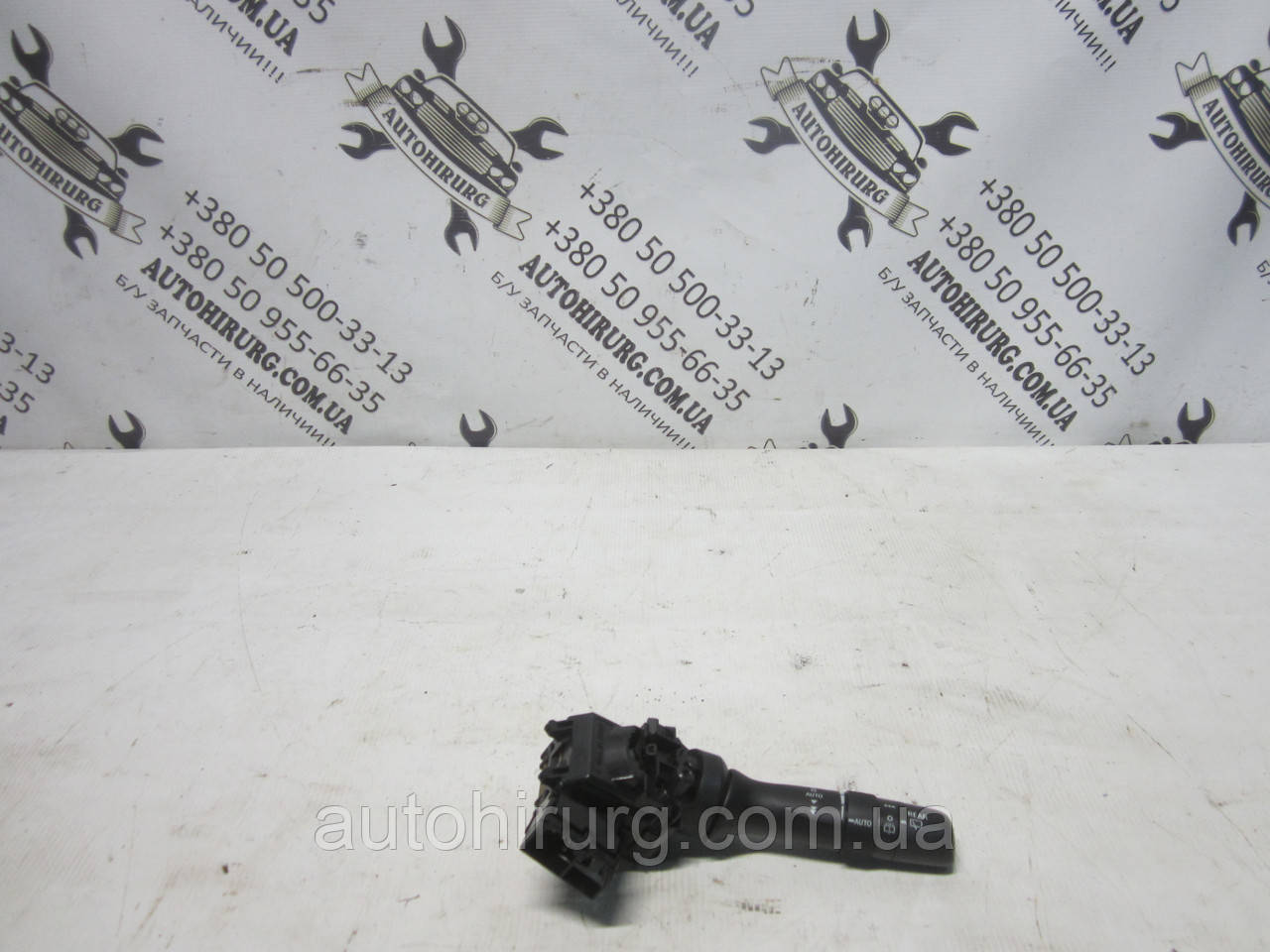 Підрулевий перемикач двірників Toyota land cruiser 200 (48121-17F623)