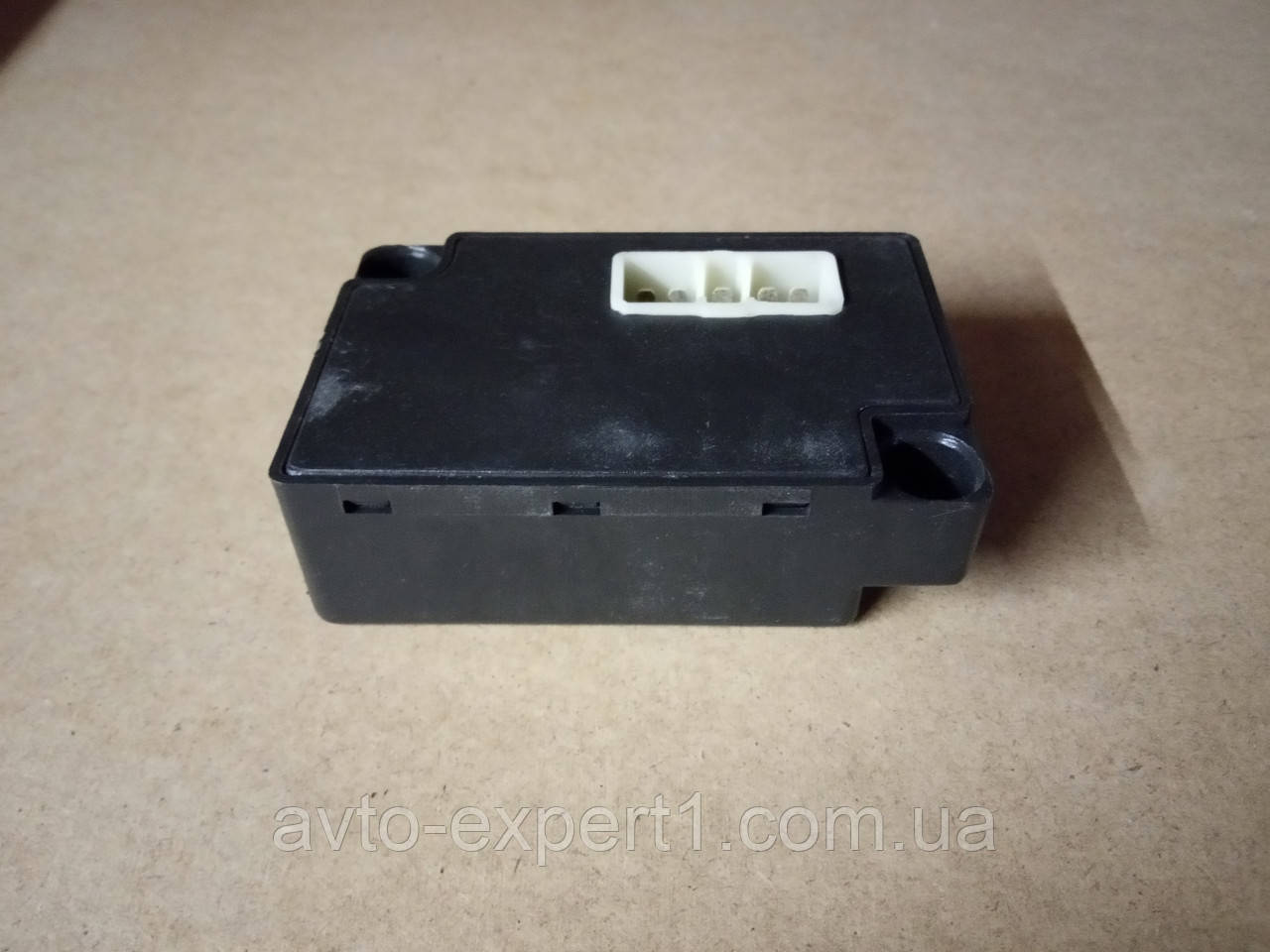 Реле двірників FAW 1041 12 V (3722045-Q3) 5 ніжок