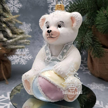 Скляна ялинкова іграшка Ведмедик з м'ячиком Irena, фото 1