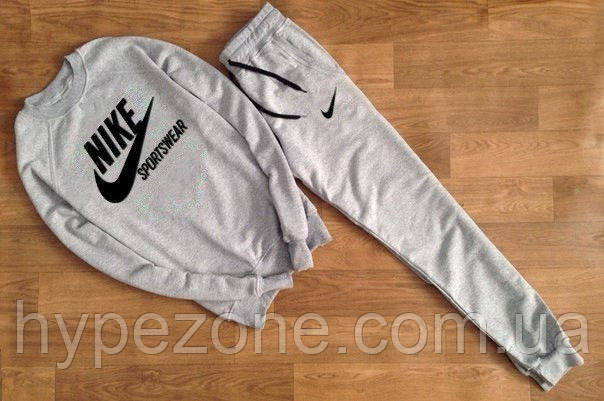 Чоловічий сірий спортивний костюм Nike Sportswear