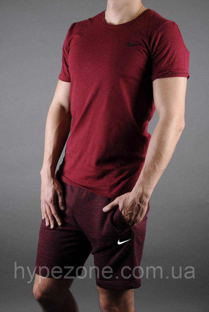 Чоловічий комплект футболка + шорти Nike червоного кольору