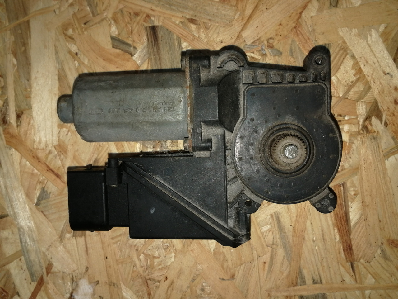 Мотор склопідіймача зад правий Mercedes-Benz w210