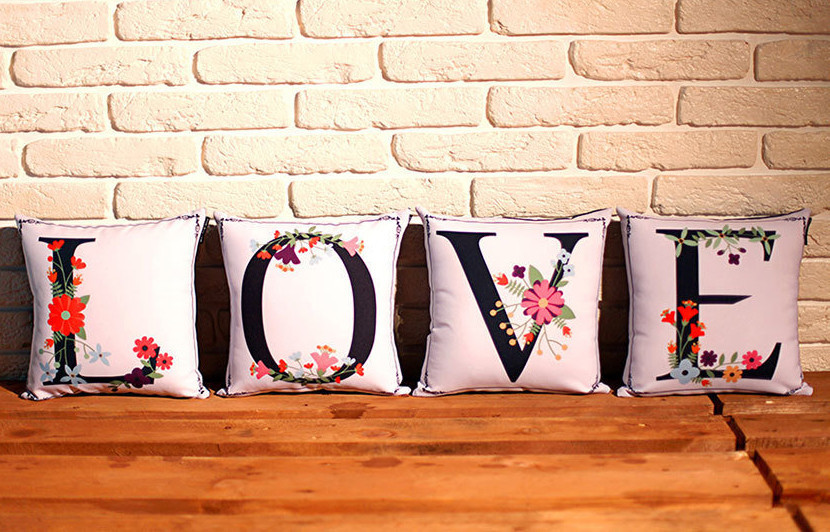 Набір подушок "LOVE"