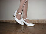 Жіночі білі весільні туфлі на середньому підборі для нареченої з ремінцем 36, фото 5