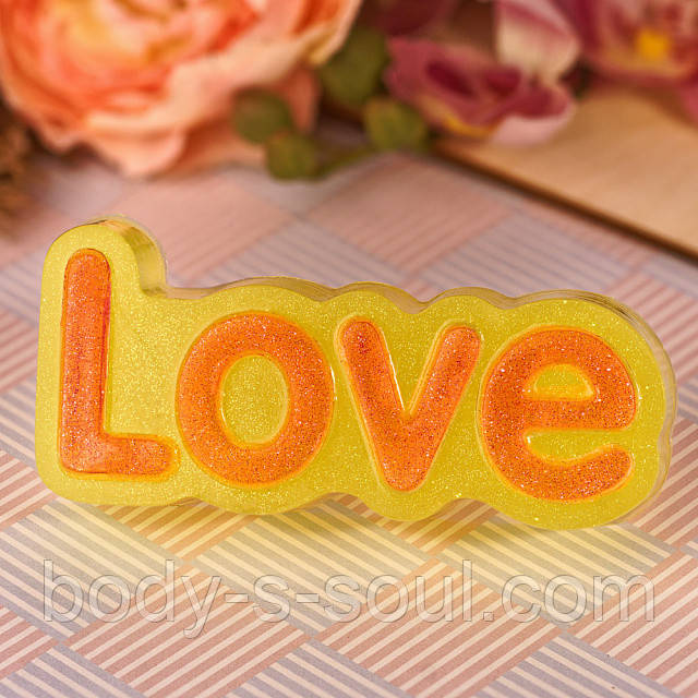 Пластикова форма «Love»
