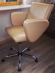 Перукарське крісло для клієнтів "ROXIE" VM848