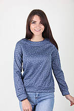 Жіночий светр в синьому кольорі з абстрактним візерунком