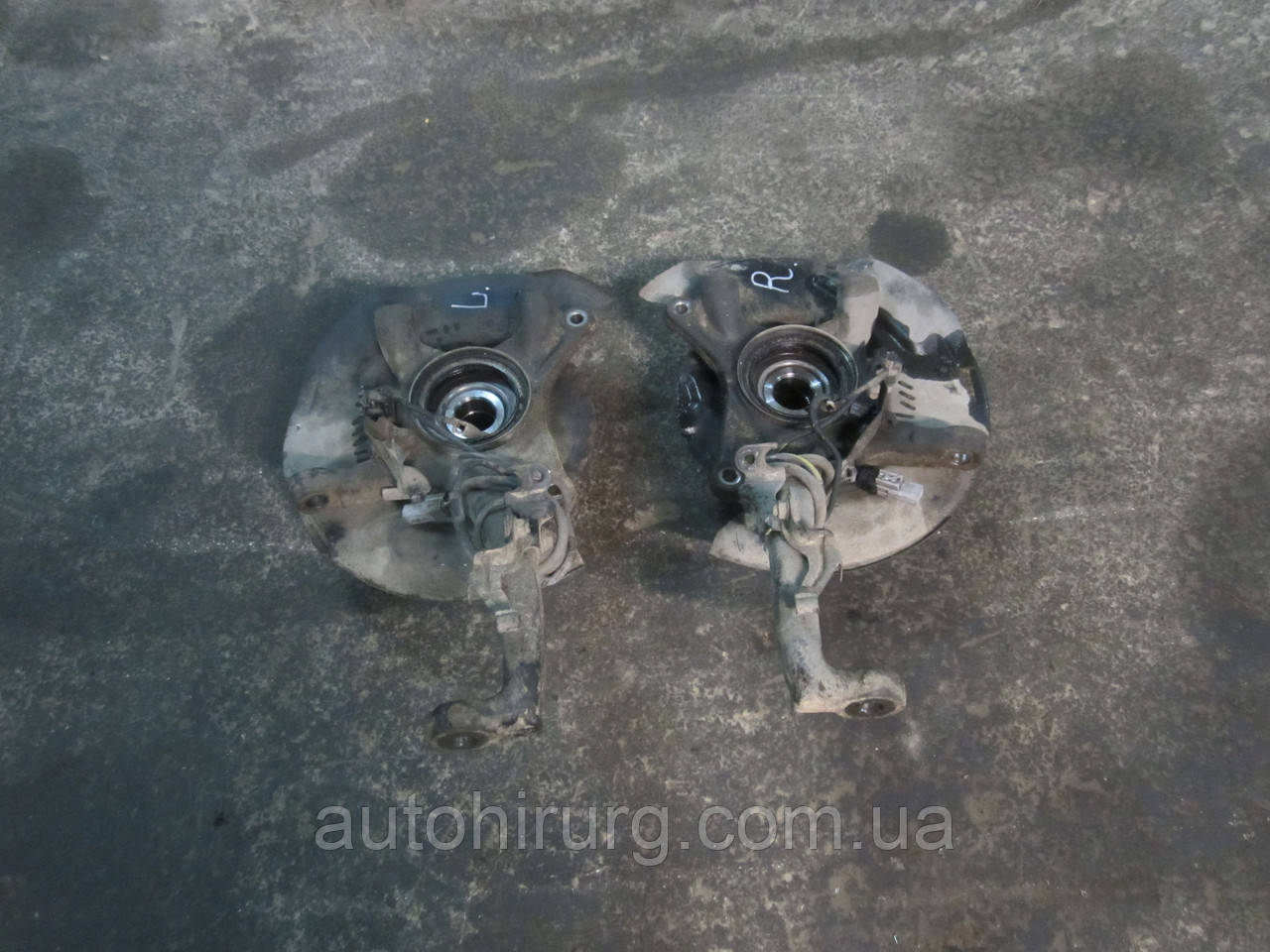 Передня цапфа Toyota land cruiser 200