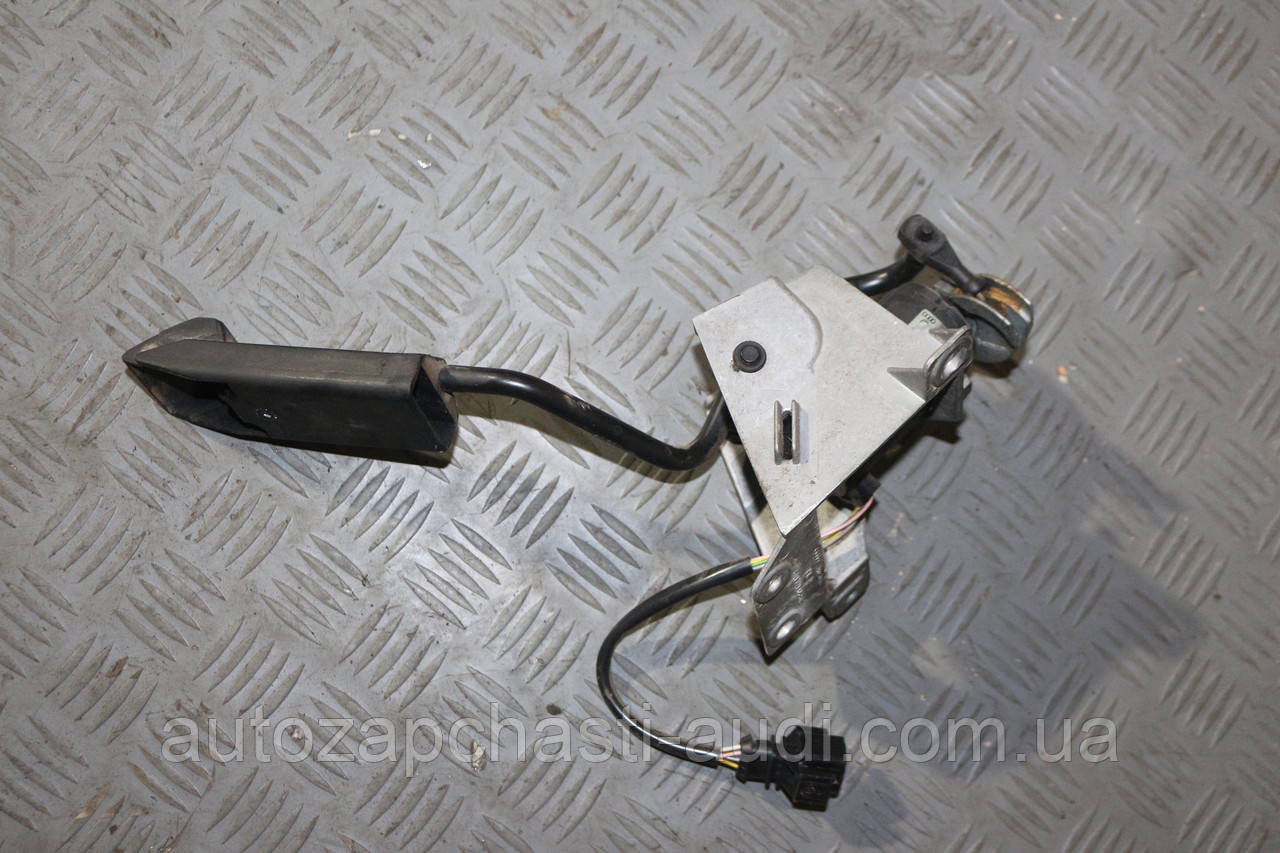 Електронна педаль газу 1.9 0205001032 Audi 100 A6 C4 91-97г, фото 1