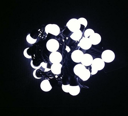Світлодіодна гірлянда на 100 Led Кульки зелений провід електрична з контролером біла 8.5 м