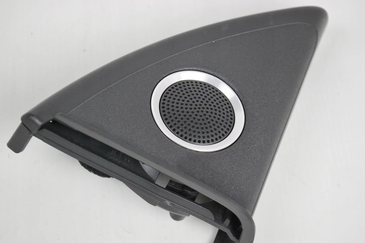 НАКЛАДКА ДИНАМІКА ПРАВА AUDI A5 S5 CABRIO 8F0035424A