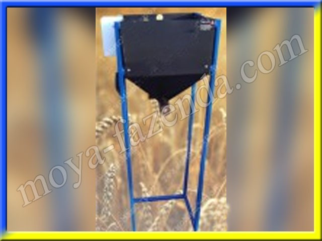 Бункер для подавання корму до екструдера або гранулятора