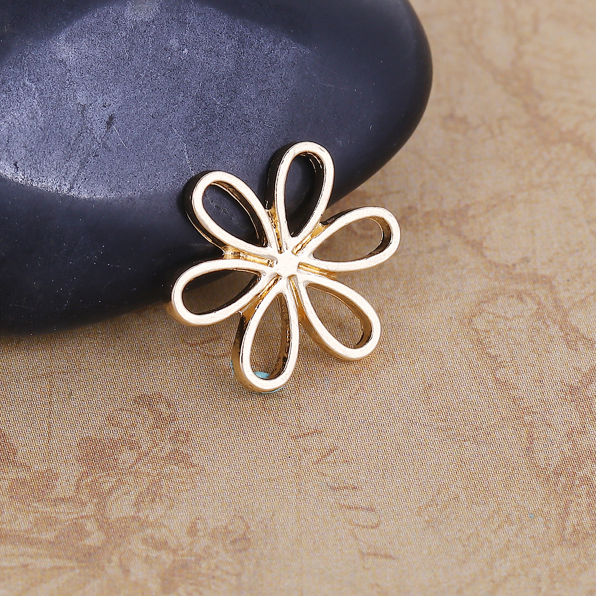 Конектор Квітка, Маргаритка, Цинковий сплав, Фурнітура, Колір: золото, 16 мм x 14 мм