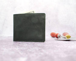 Компактний шкіряний гаманець Сотник чорний