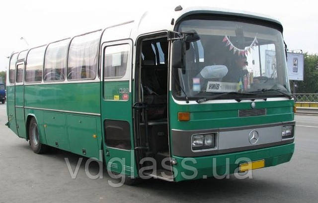 Mercedes O 303 лобове скло цільне низький