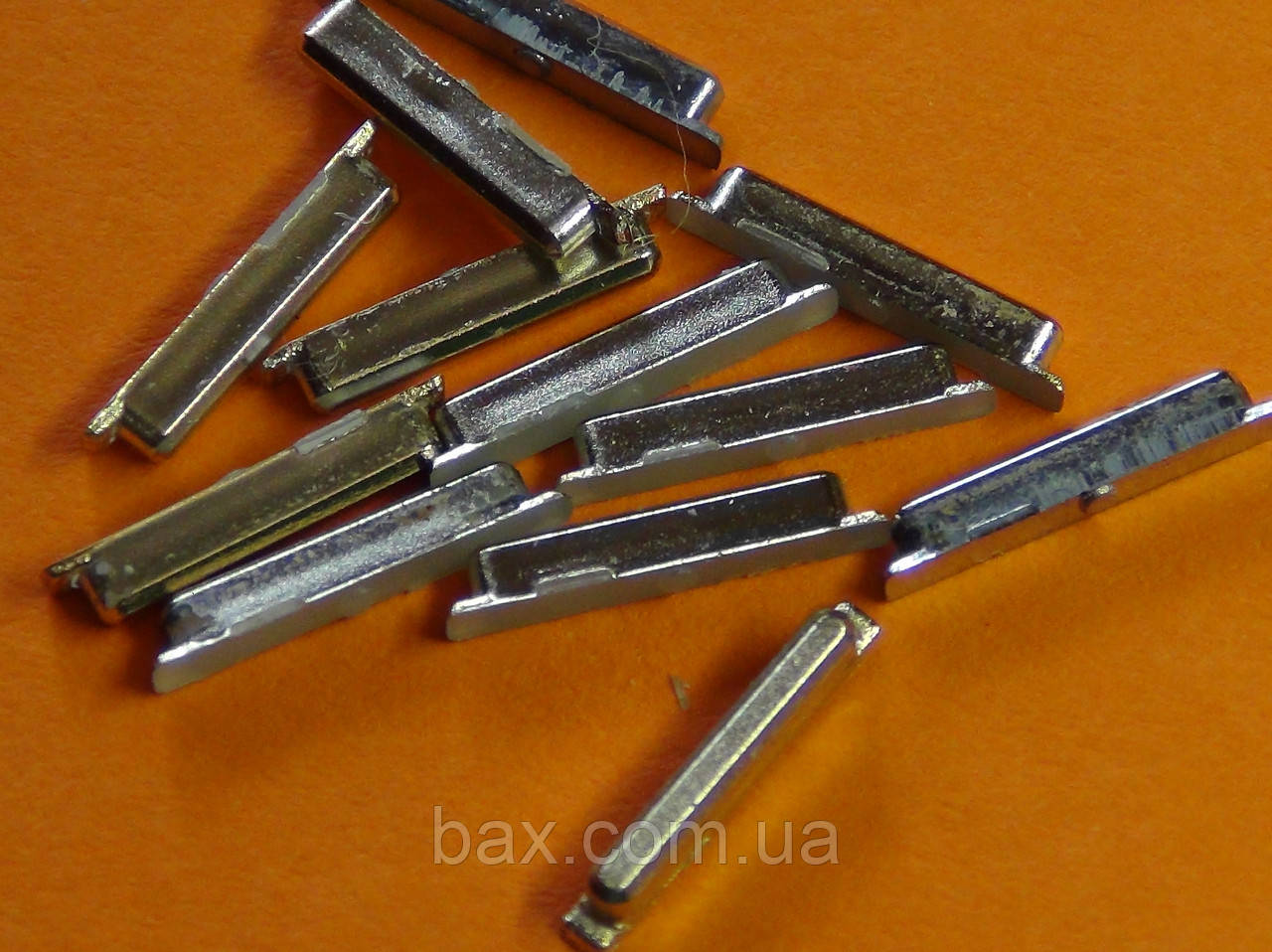 Bravis A552 кнопка ввімкнення й гучності