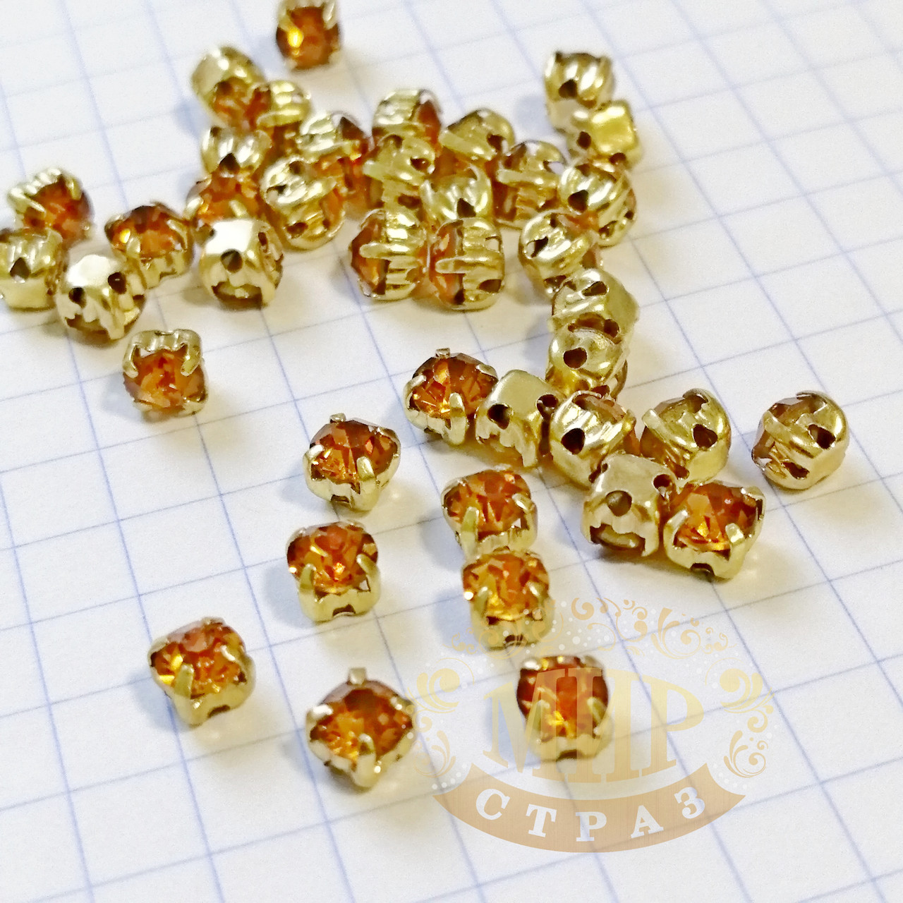 Круглі стрази чатони в золотих цапах, розмір 4 мм, колір Topaz, 1 шт.