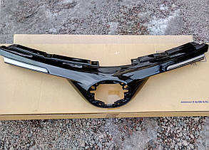 Решітка радіатора Toyota Rav4 решітка Тойота Рав4