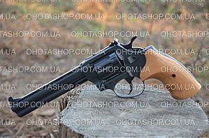 Револьвер ЛАТИК Safari РФ-461М (Бук)
