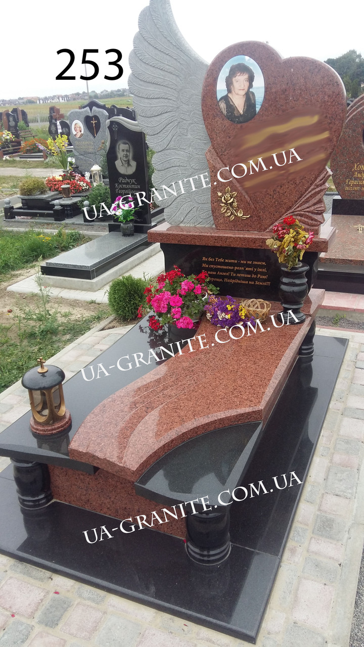 Комплекс пам'ятник з крилом ангела із граніту 1200*2000