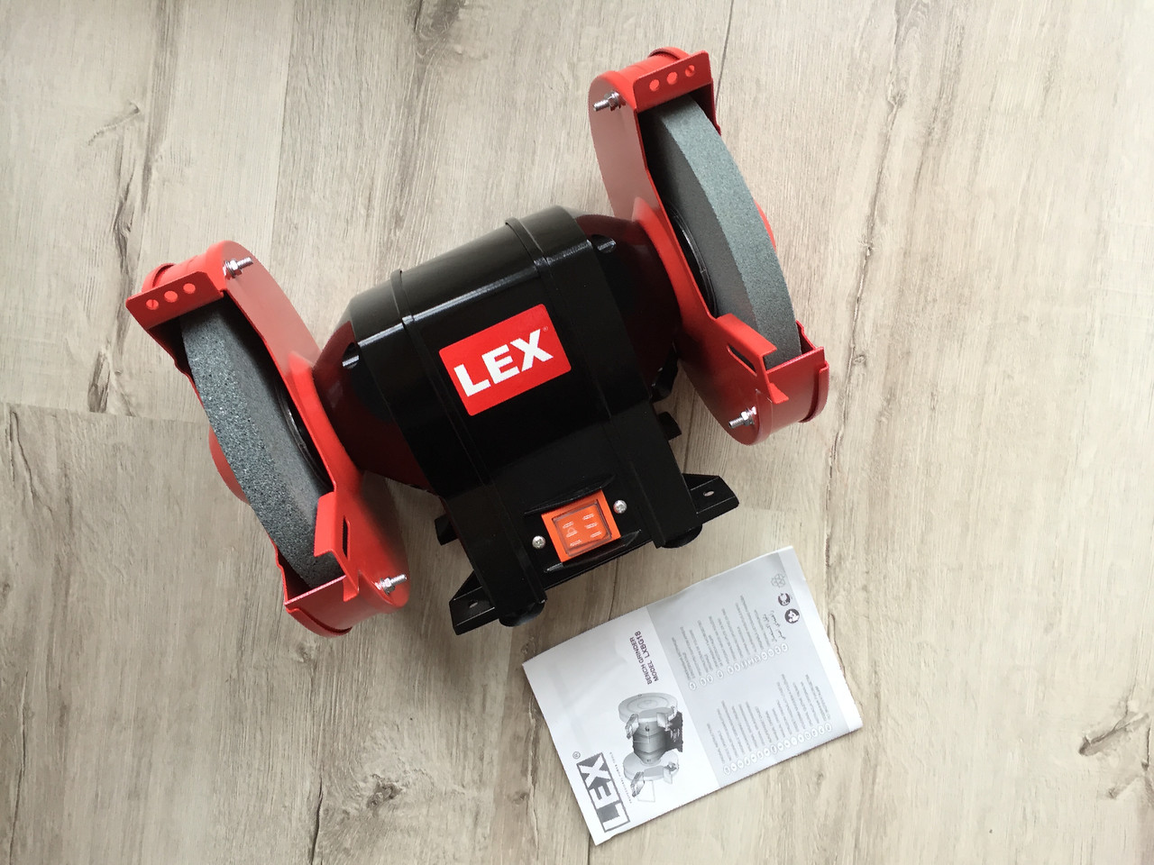 Точильный станок Lex LXBG18 - 200мм, 1800Вт - фото 1 - id-p1084142235