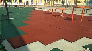 Гумове підлогове покриття для спортивного дитячого майданчика. Гумові мати.10 мм. Зміцнені.