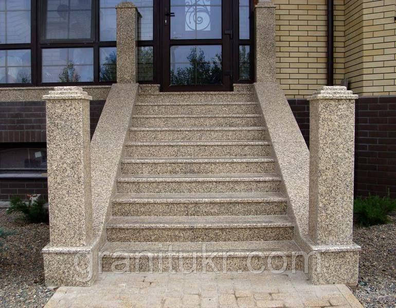 Сходи з граніту в Дніпропетровській зоні