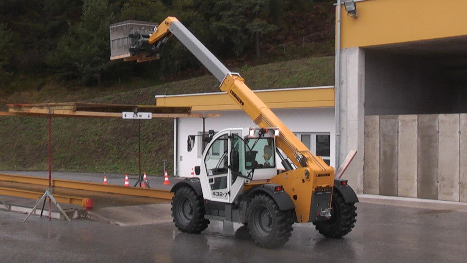 Ремонт телескопічних навантажувачів LIEBHERR