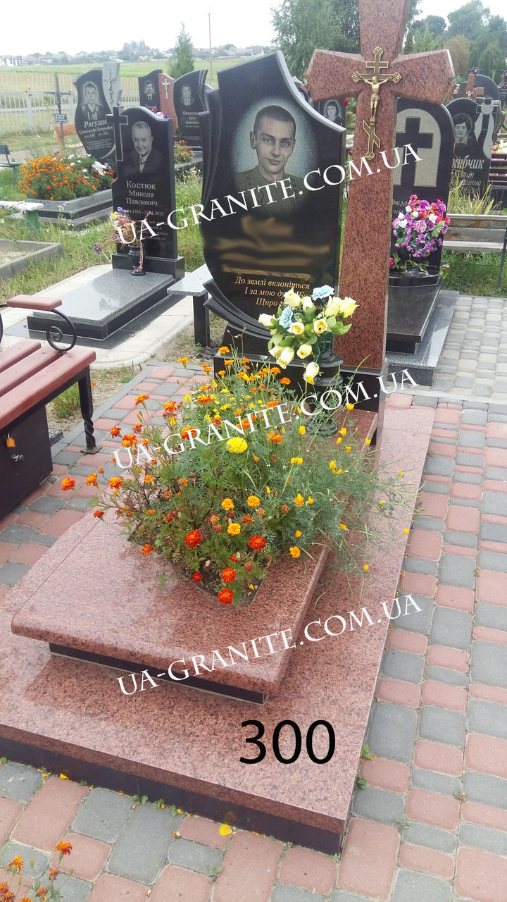 Пам’ятник для близьких хрест із червоного граніту 1200*2200, фото 1