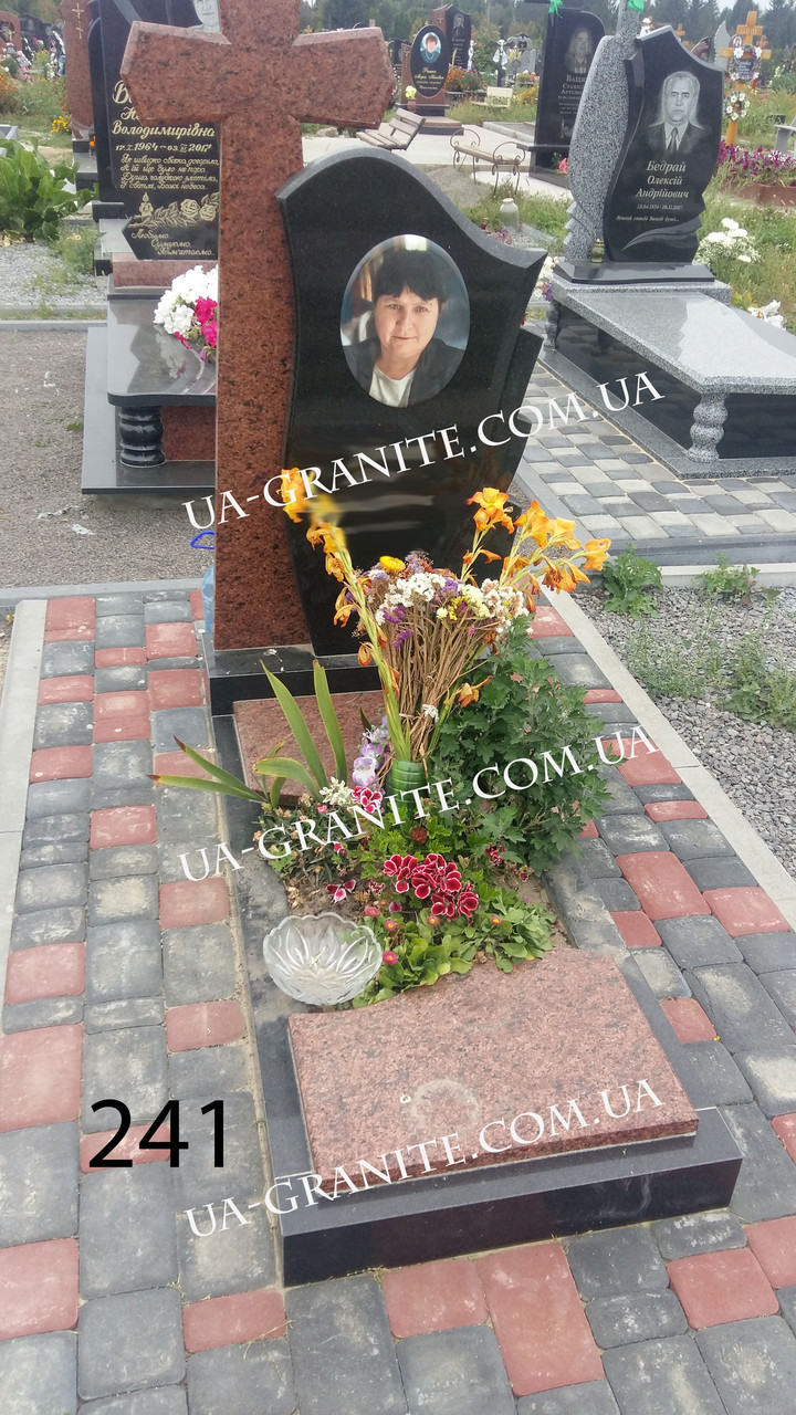 Пам'ятник для мами з хрестом квітник із граніту Вічна пам'ять 1500*700