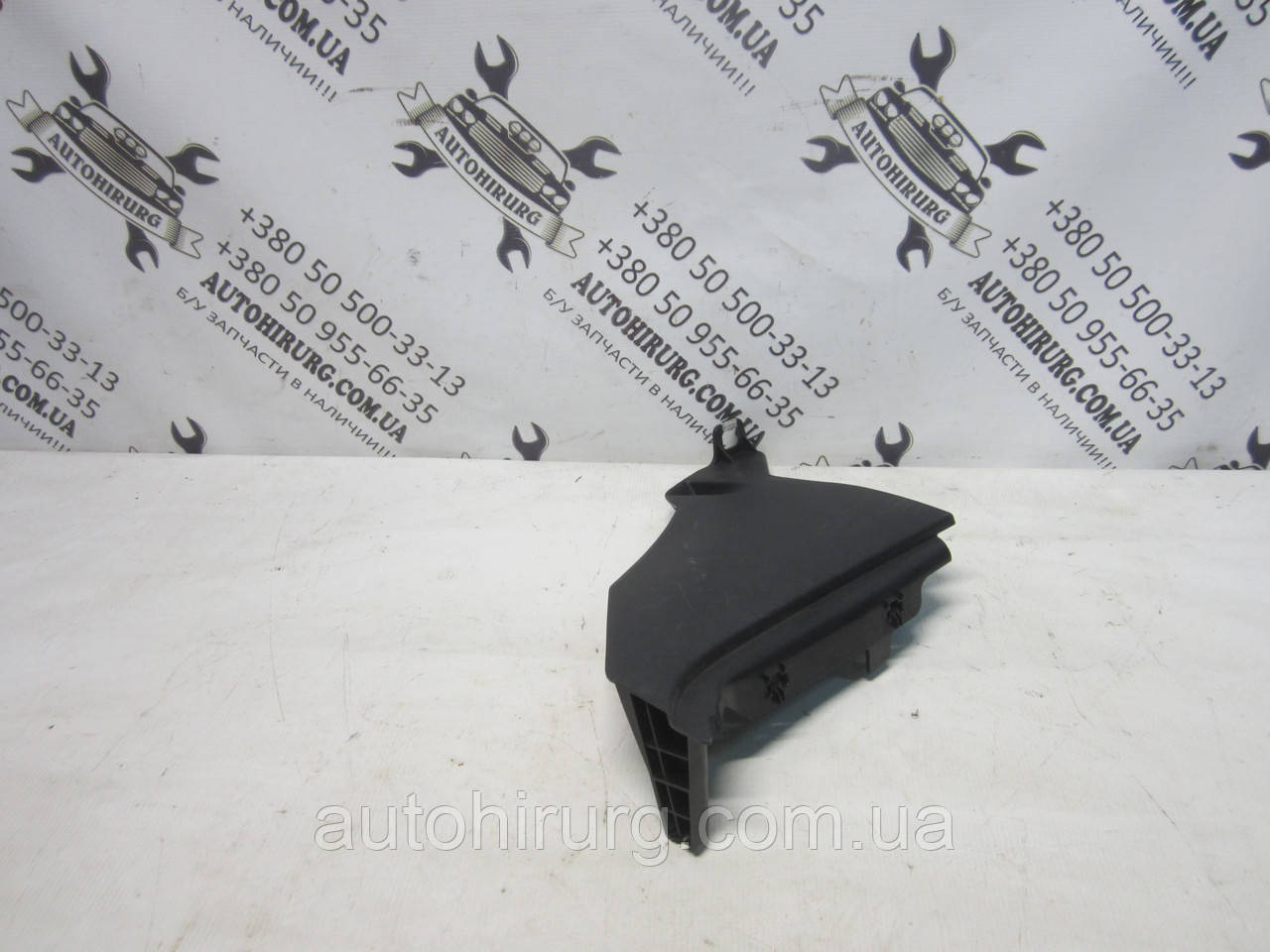 Передня права накладка на стійку Toyota land cruiser 200 (62111-60150)