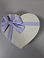 Подарункова коробочка у формі серця бузково біла з бантиком 18.5 см, фото 5