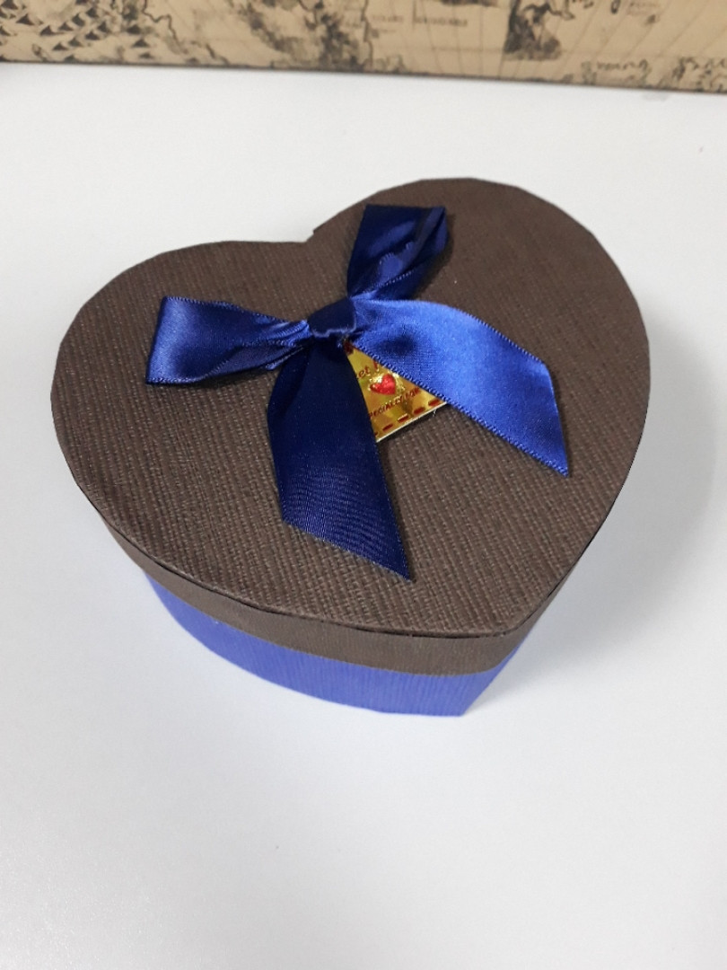 Подарункова коробочка у формі серця синя з коричневою кришкою 13 см 14.5 см, фото 1