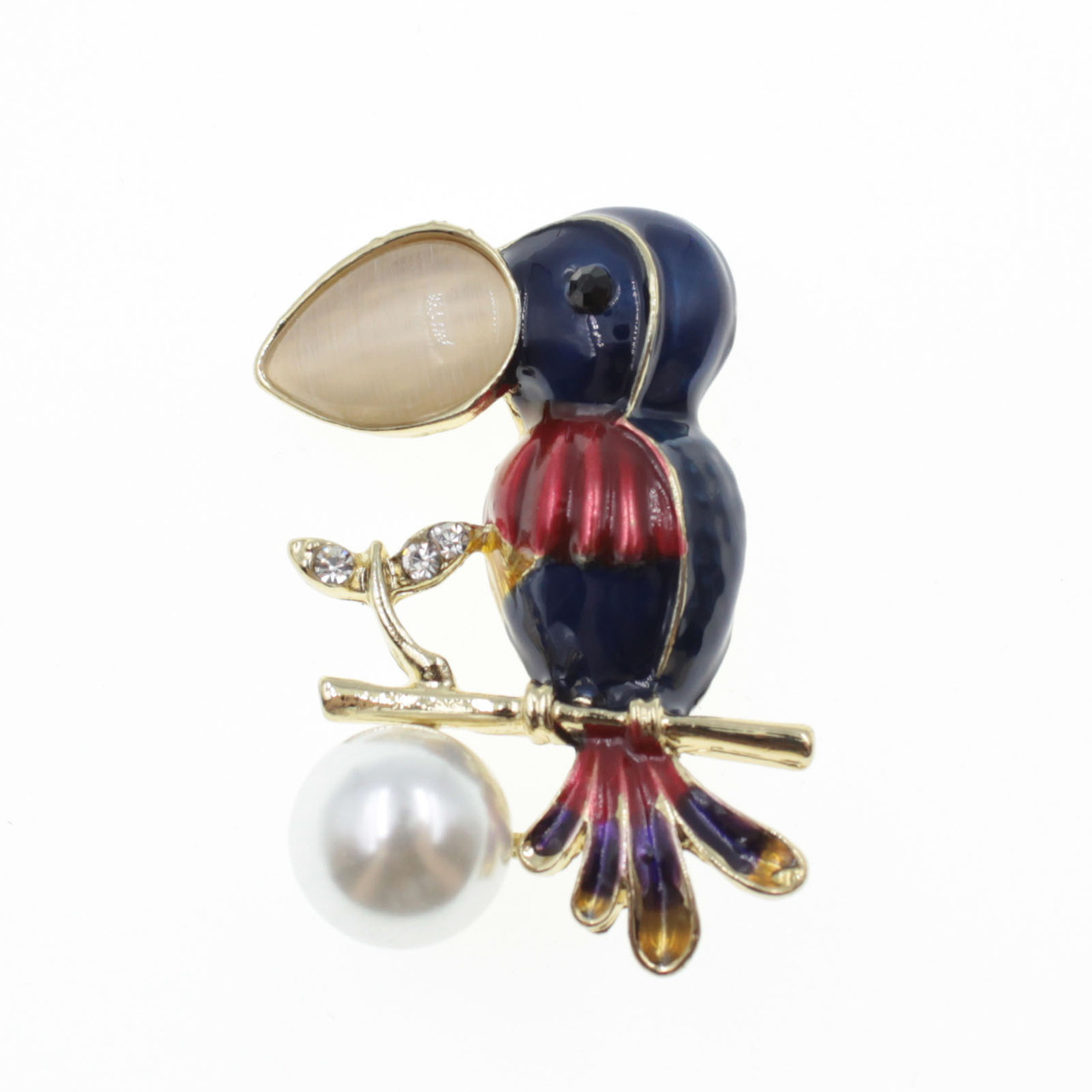 Брошка-птичка металева золотиста Тукан на гілочці з перлами покритий кольоровою емаллю розмір виробу 30х35 мм