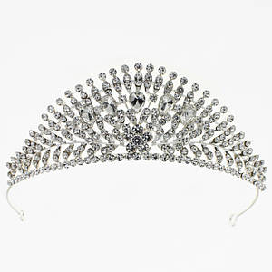 Корона діадема висота 4,5 см на металевій основі з невидимими сріблястими кольорами з кристалами та камінням