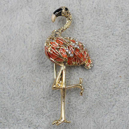 Брошка металева золотиста Фламінго з оранжевими крильцями розмір виробу 55х25 мм, фото 1