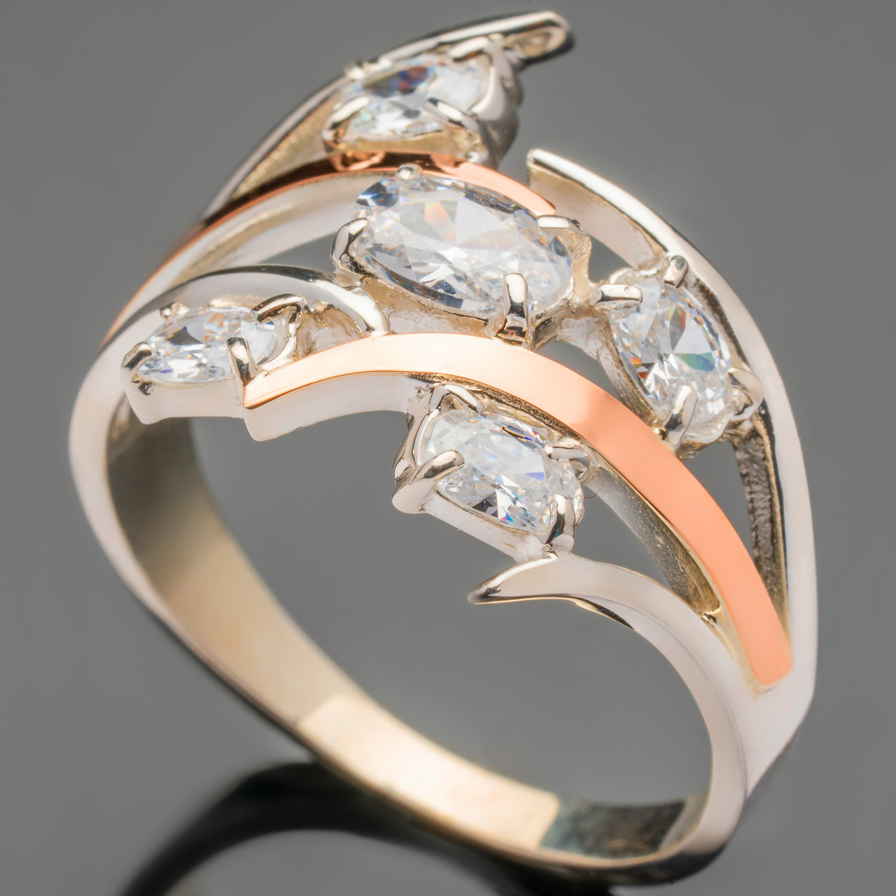 Серебряное кольцо 925 пробы с золотом арт. 372к
