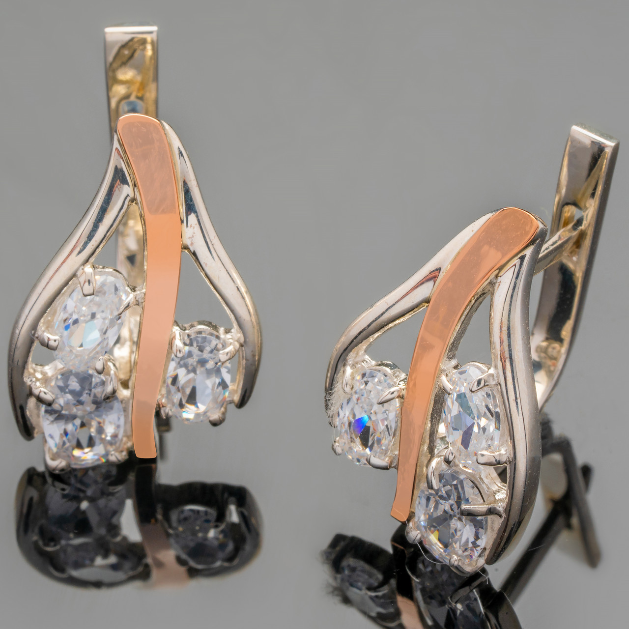 Серебряные серьги 925 пробы с золотыми вставками арт. 372с