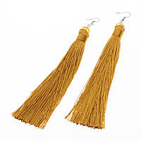 Сережки пензлика жіночі застібка петля сріблястого кольору довгі об'ємні бурштинового кольору з намистинами довжина 15 см