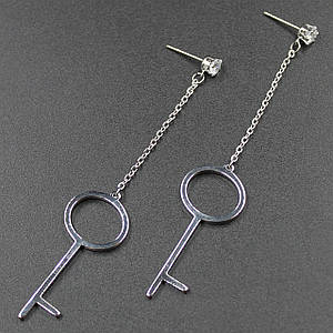 Сережки жіночі гвоздики пузети сріблястого кольору зі стразами віскі у формі ключів розмір 8 см