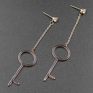 Сережки жіночі гвоздики пуссети золотистого кольору зі стразами віскі у формі ключів розмір 8 см