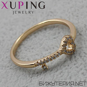 Кольцо золотистого цвета тонкое Xuping Jewelry ключик с фианитами медицинское золото 18K