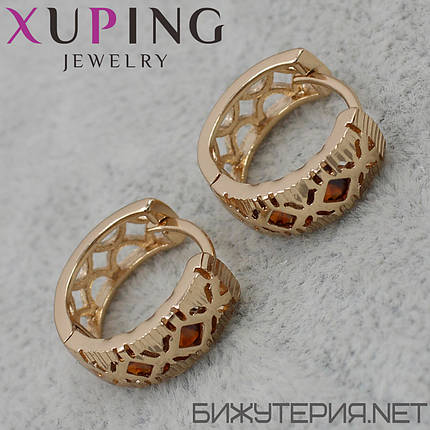 Серьги золотистого кольору Xuping Jewelry застібка-кільцю широкі з вирізьбленими орнаментами з камінням 24K, фото 2