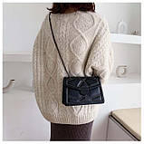 Сумка жіноча маленька з декором з заклепок, м'яка екошкіра, чорна, фото 5