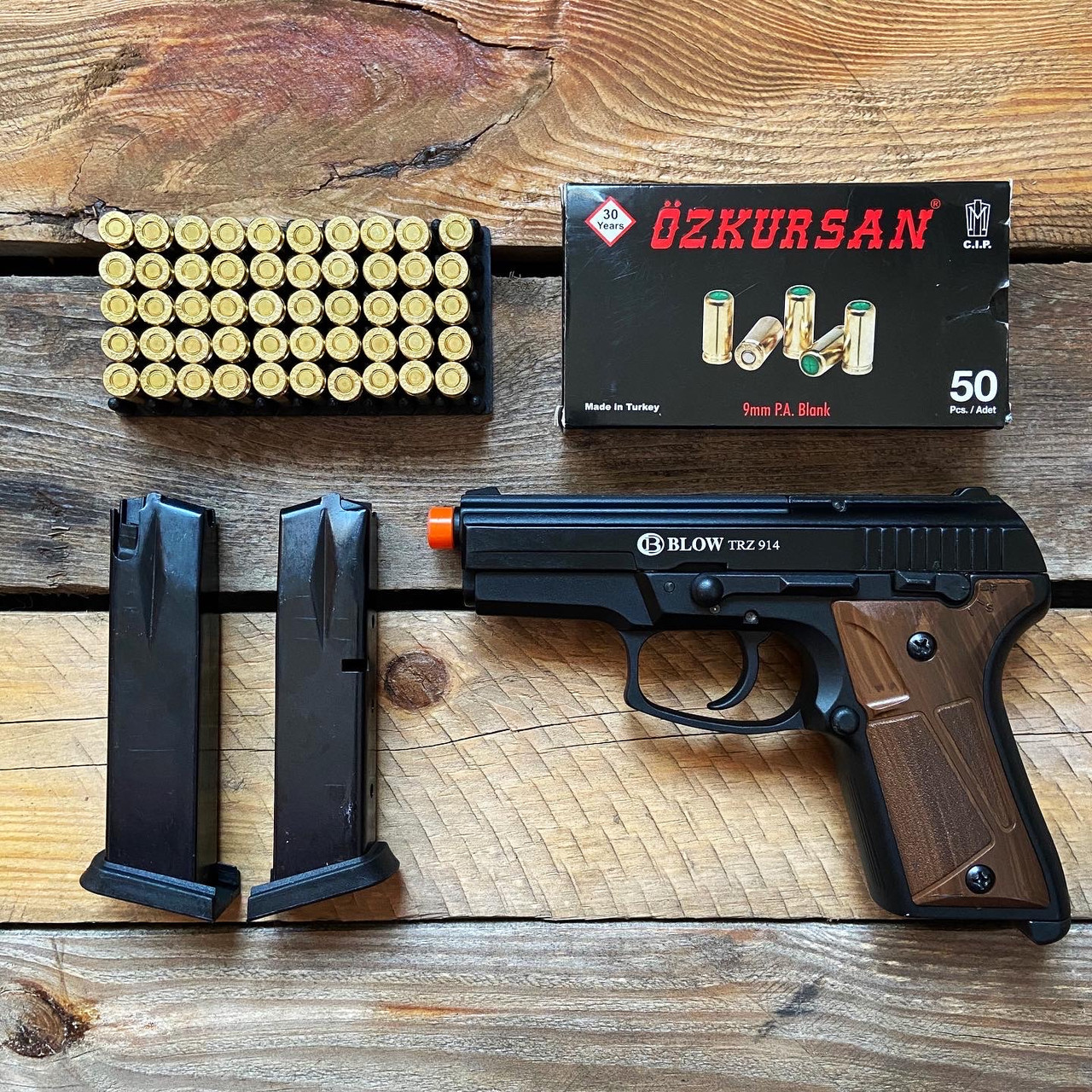 Стартовий пістолет Blow TRZ 914 + 50 патронів Ozkursan 9 мм (чорний)