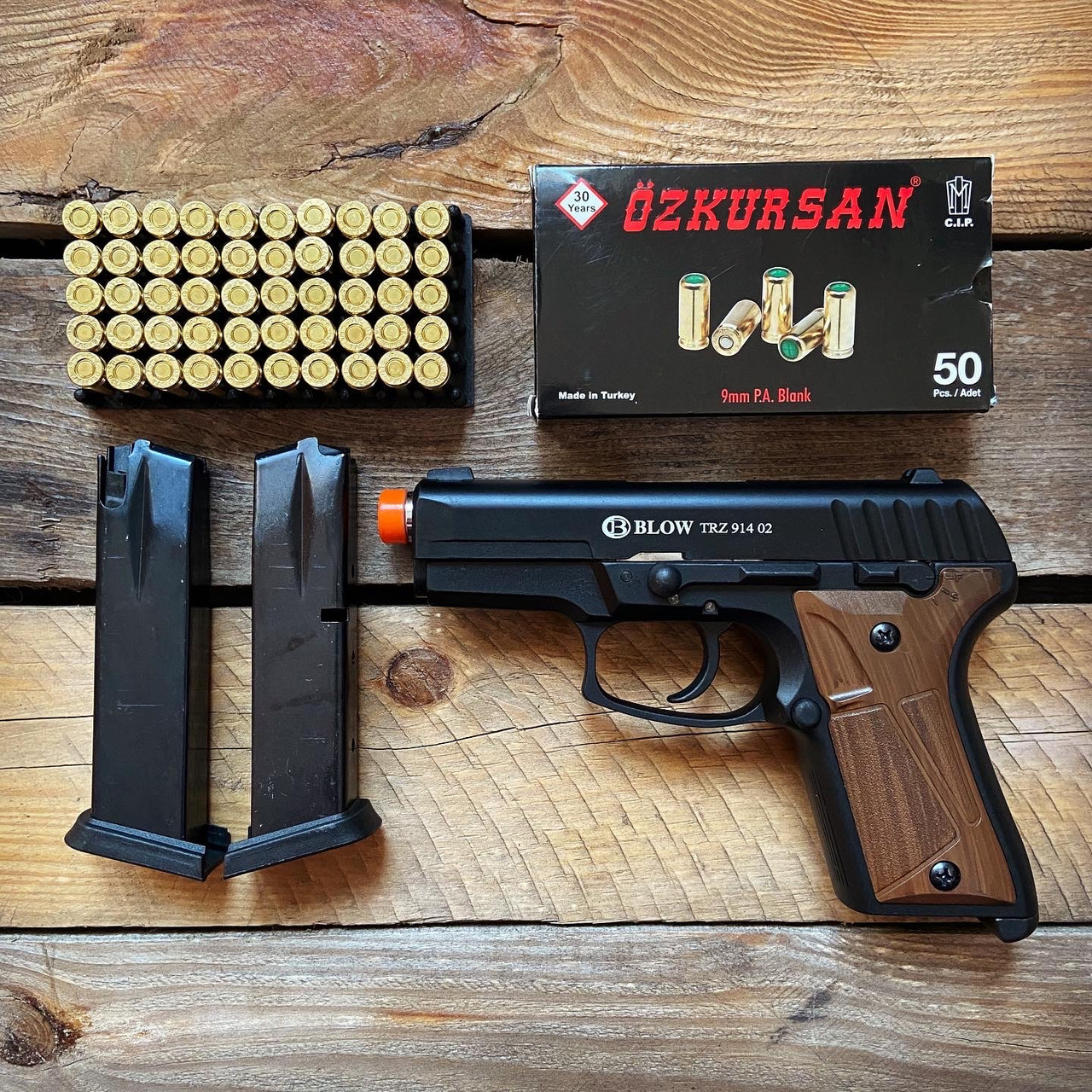 Стартовий пістолет Blow TRZ 914-02 + 50 патронів Ozkursan 9 мм (чорний)