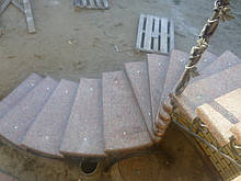 Монтаж сходів з мармуру та граніту в Україні