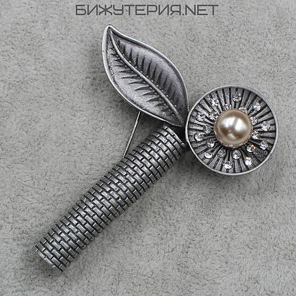 Вінтажна брошка металева срібляста з пелюсткою і перлиною в стразах розмір виробу 40х40 мм, фото 2